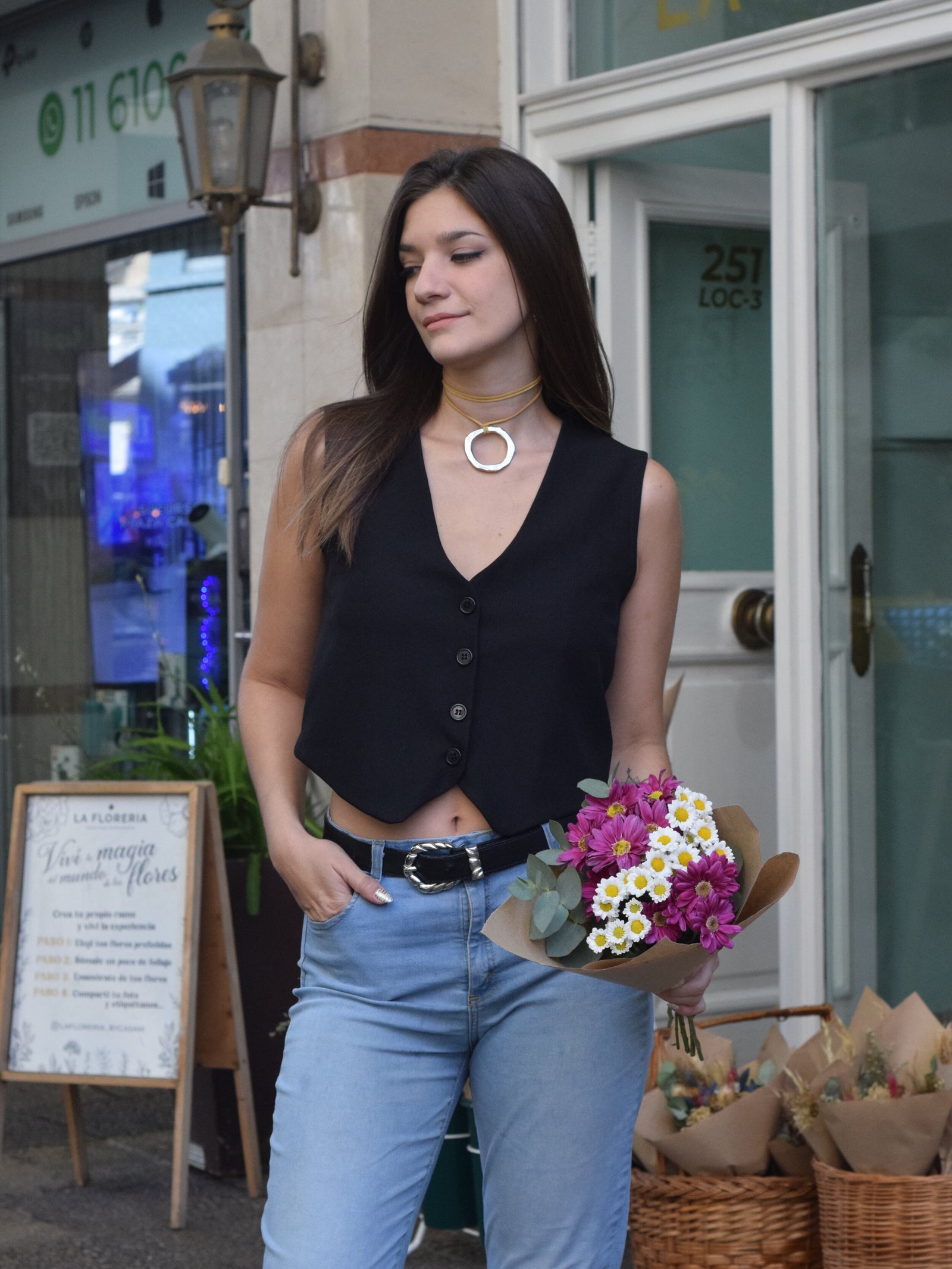 Mujer con chaleco Monaco negro Musas Acces