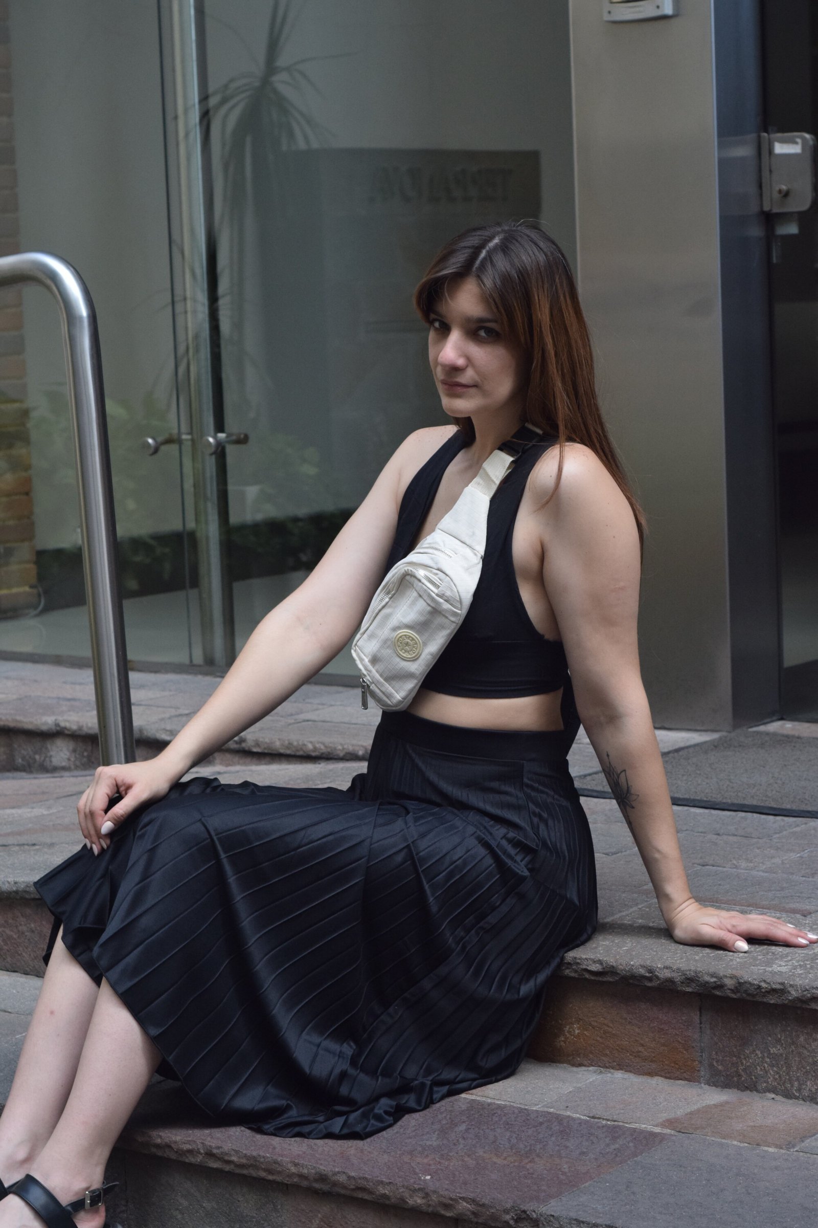 Riñonera color hueso Musas Acces, accesorio minimal